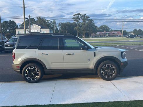 Used 2022 Ford Bronco Sport Outer Banks w/ Tech Package AWD/4WD image 7