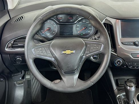 Used 2017 Chevrolet Cruze LT w/ Convenience Package FWD image 18