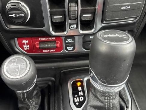 Used 2025 Jeep Gladiator Rubicon AWD/4WD image 20