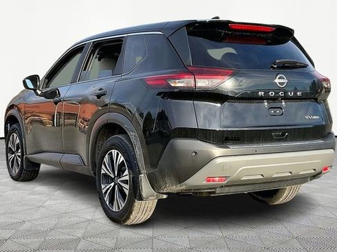 Used 2023 Nissan Rogue SV image 4