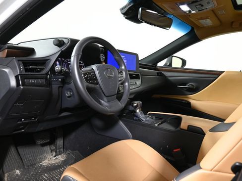 Used 2024 Lexus ES 350 w/ Premium Package FWD image 4
