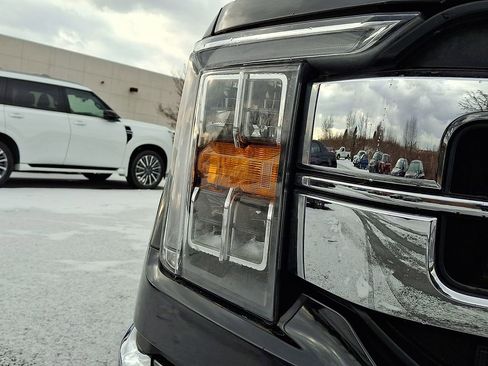 Used 2021 Ford F150 Lariat image 12