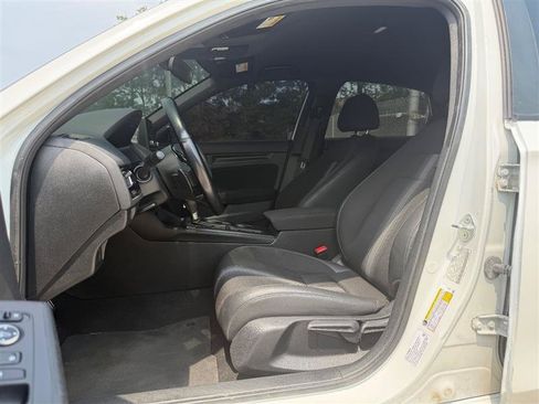 Used 2022 Honda Civic Sport image 11