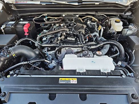 Certified 2025 Toyota Tacoma SR w/ SR Upgrade Package AWD/4WD image 20