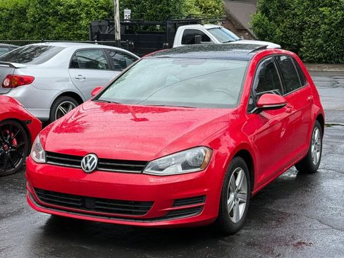 Used 2017 Volkswagen Golf Wolfsburg Edition FWD image 3