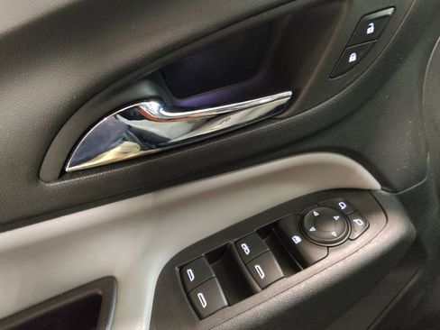 Used 2022 Chevrolet Equinox LT w/ Driver Convenience Package FWD image 27