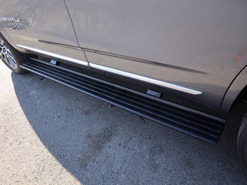 New 2026 GMC Yukon Denali w/ Sun & Power Step Package AWD/4WD image 18