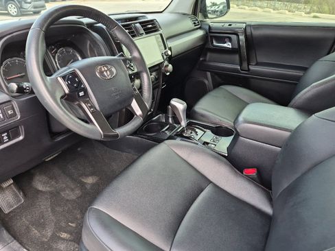 Used 2021 Toyota 4Runner TRD Off-Road Premium w/ Moonroof Package AWD/4WD image 9