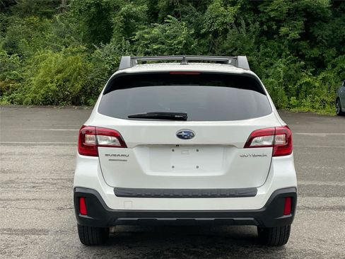 Used 2019 Subaru Outback 2.5i Premium w/ Popular Package #2 AWD/4WD image 4