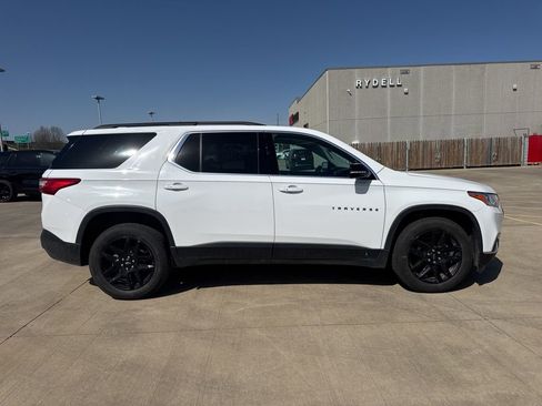 Used 2019 Chevrolet Traverse LT w/ LPO, Blackout Package AWD/4WD image 4