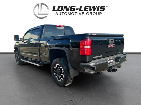 Used 2017 GMC Sierra 2500 Denali w/ Suspension Package, Off-Road AWD/4WD image 4