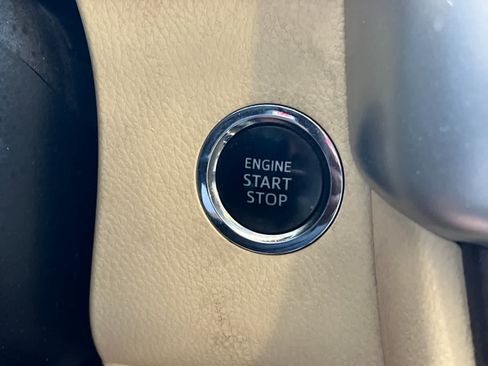 Used 2015 Toyota Highlander Limited FWD image 24