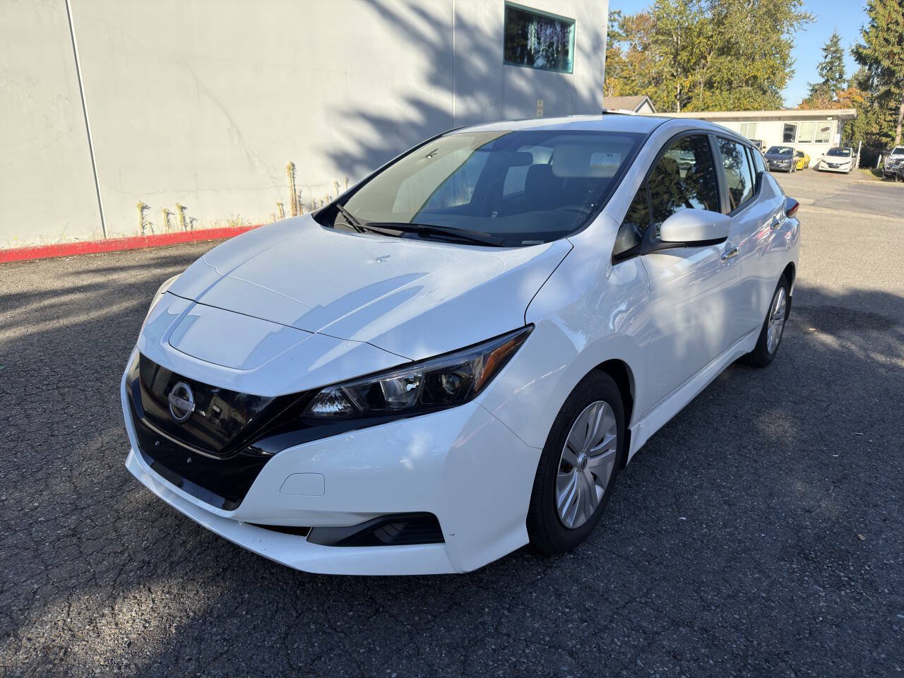 Used 2025 Nissan Leaf S FWD image 1