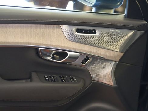 New 2025 Volvo XC90 B6 Ultra w/ Lounge Package image 5