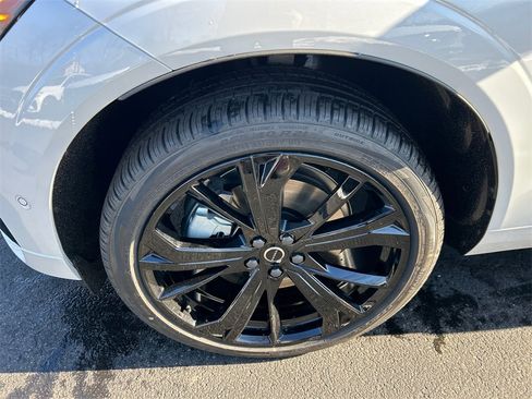 New 2026 Volvo XC60 B5 Ultra w/ Protection Package Premier image 8