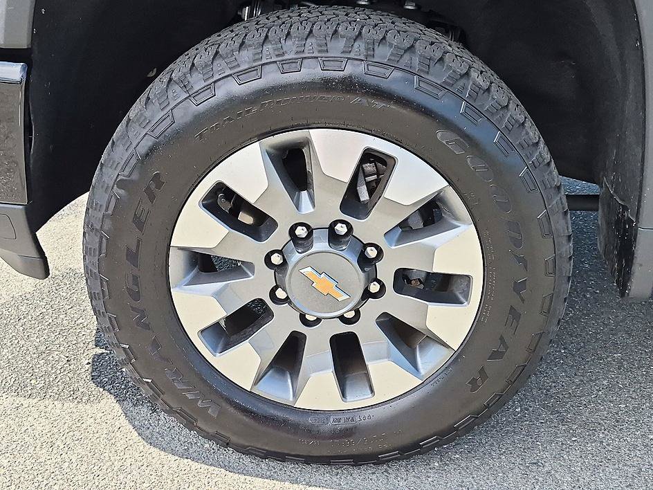 Certified 2025 Chevrolet Silverado 2500 Custom AWD/4WD image 10