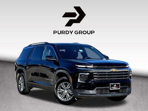 Used 2024 Chevrolet Traverse LT image 1