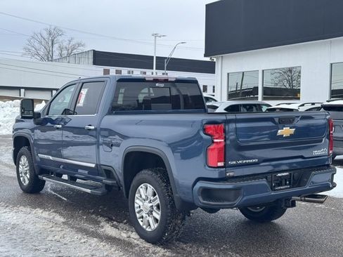 Used 2025 Chevrolet Silverado 3500 High Country w/ Technology Package image 3