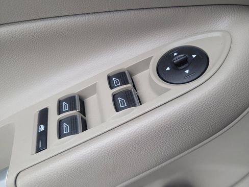 Used 2019 Ford Escape SE image 27