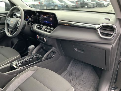 Used 2024 Chevrolet TrailBlazer LS w/ LS Convenience Package image 55