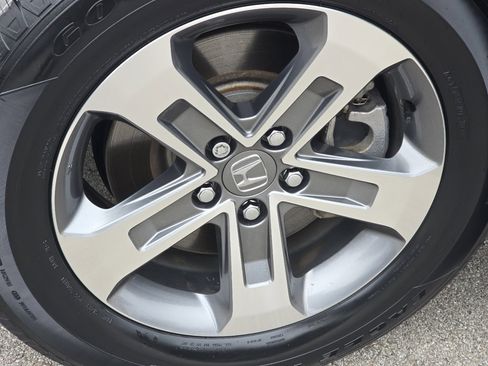 Used 2023 Honda Pilot EX-L image 10