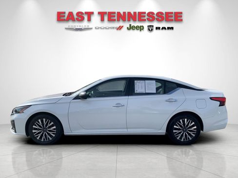 Used 2024 Nissan Altima 2.5 SV image 6