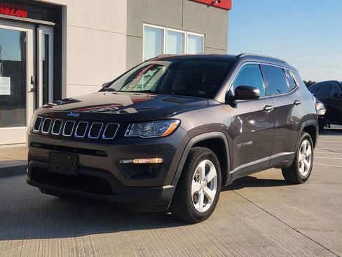 Used 2018 Jeep Compass Latitude w/ Popular Equipment Group FWD image 26