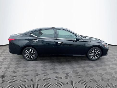 Used 2025 Nissan Altima 2.5 SV FWD image 4