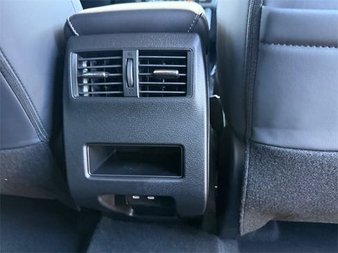 New 2025 Mitsubishi Outlander SE image 26