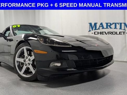 Used 2007 Chevrolet Corvette Coupe w/ Performance Package RWD image 1