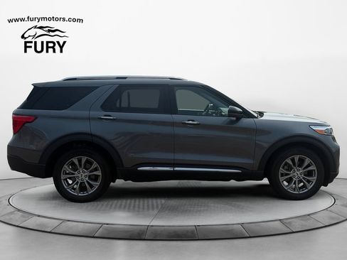 Used 2022 Ford Explorer Limited w/ Equipment Group 301A AWD/4WD image 2