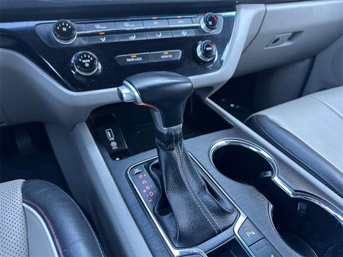 Used 2019 Kia Sedona EX image 15