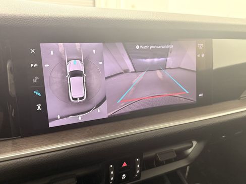 Used 2025 Porsche Cayenne image 29