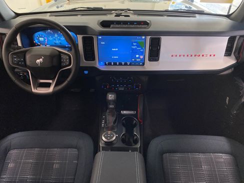 New 2025 Ford Bronco Heritage Edition image 10