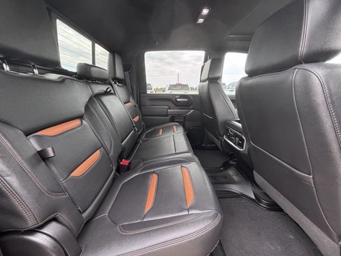 Used 2023 GMC Sierra 2500 AT4 w/ AT4 Preferred Package AWD/4WD image 18