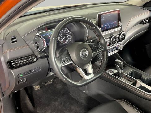 Used 2023 Nissan Sentra SR w/ SR Premium Package FWD image 17