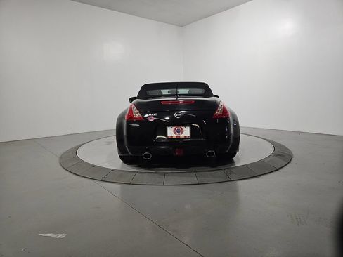 Used 2013 Nissan 370Z Touring w/ Sport Pkg RWD image 4