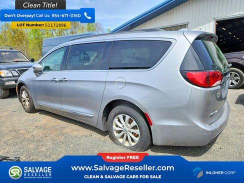 Used 2017 Chrysler Pacifica Touring-L FWD image 3