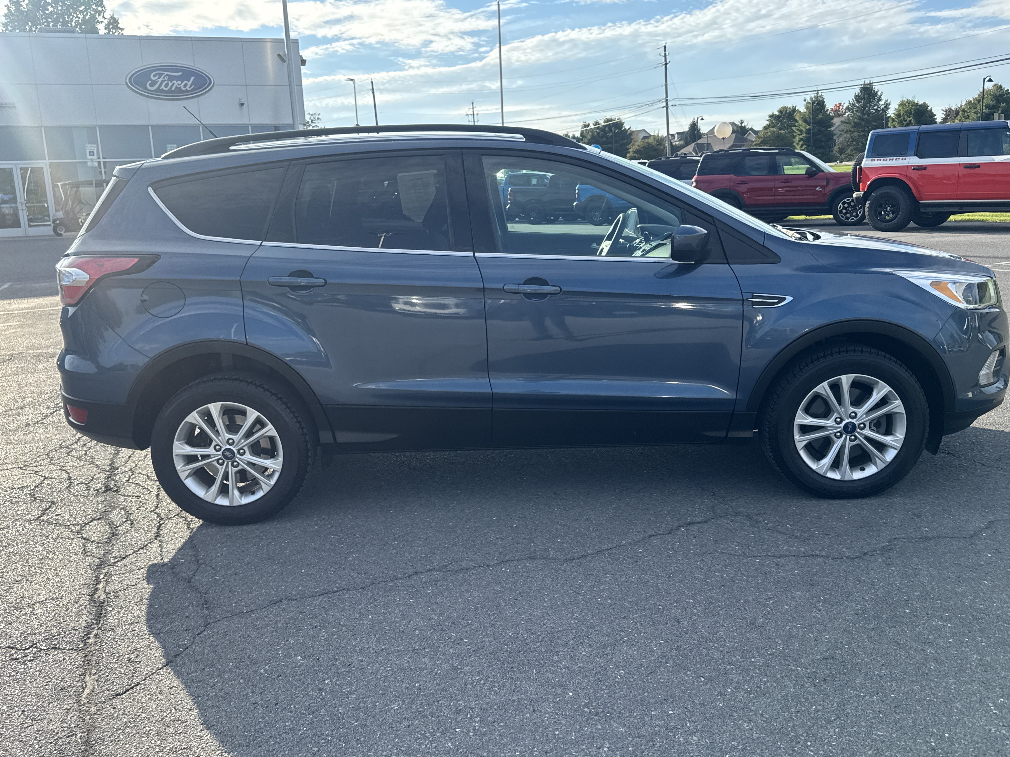 Used 2018 Ford Escape SE AWD/4WD image 2