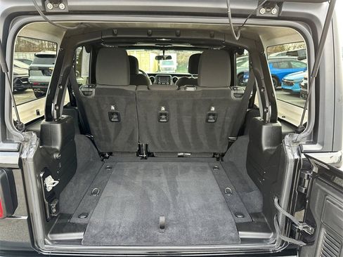 Used 2019 Jeep Wrangler Unlimited Sport S image 21