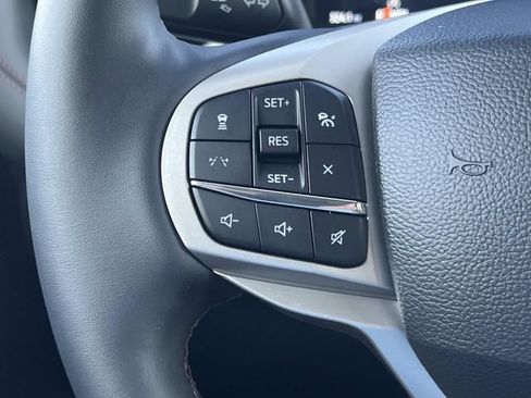 Certified 2026 Ford Explorer Active AWD/4WD image 30