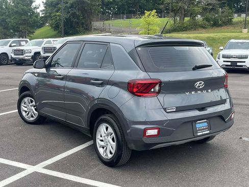 Certified 2026 Hyundai Venue SE FWD image 5