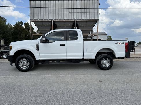 Used 2019 Ford F250 XL w/ Power Equipment Group AWD/4WD image 2