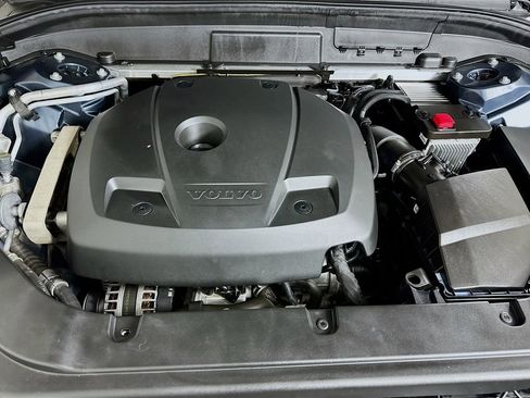 Used 2021 Volvo XC60 T5 Momentum w/ Premium Package image 30