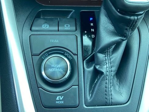 Certified 2023 Toyota RAV4 Limited w/ Limited Grade Weather Package AWD/4WD image 37