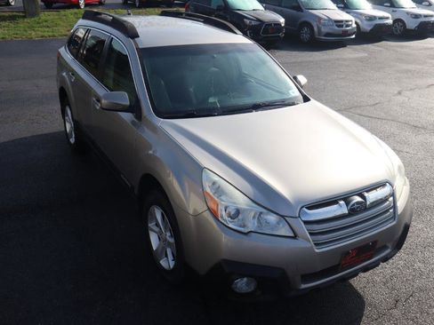 Used 2014 Subaru Outback 2.5i Premium image 12