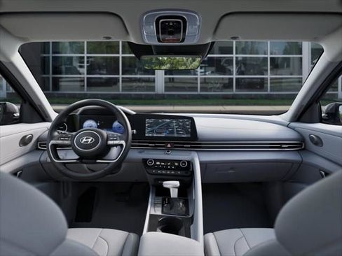 New 2025 Hyundai Elantra SEL image 17