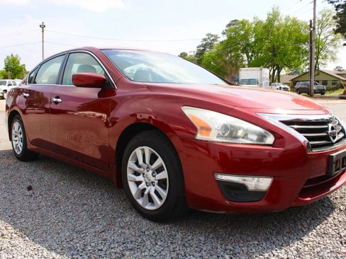 Used 2014 Nissan Altima 2.5 S w/ Display Audio Package FWD image 5