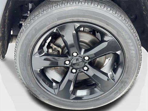 Used 2023 Jeep Grand Cherokee L Laredo image 55