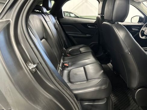Used 2020 Jaguar F-PACE Premium image 37